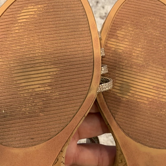 Coach And Four Sandals Low Wedge Cork Heel Open Toe Gold Straps Womens US 9 B182 - Picture 8 of 9